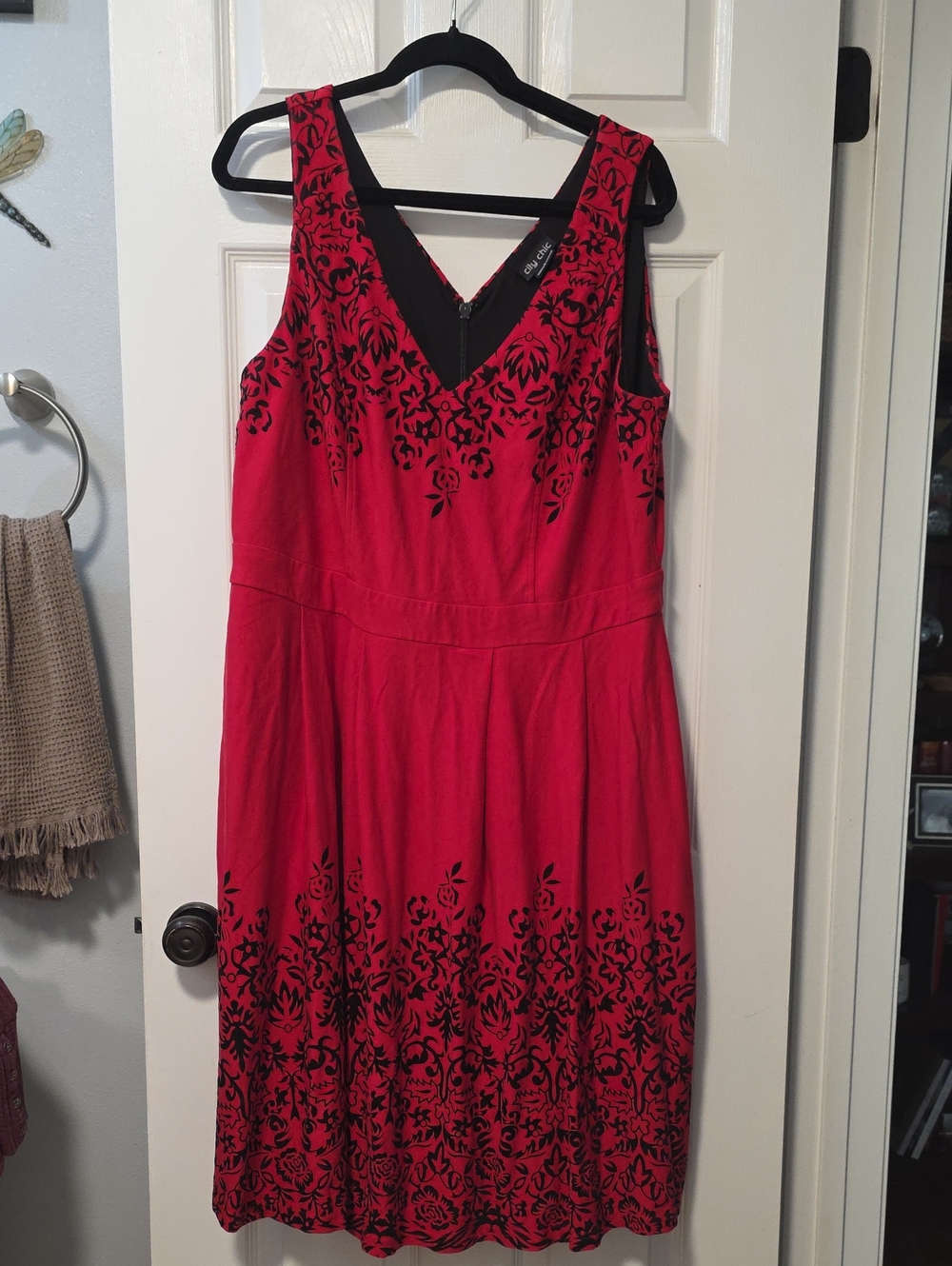City Chic Red Sleeveless V-Neck Dress with Black Floral Motif Size L